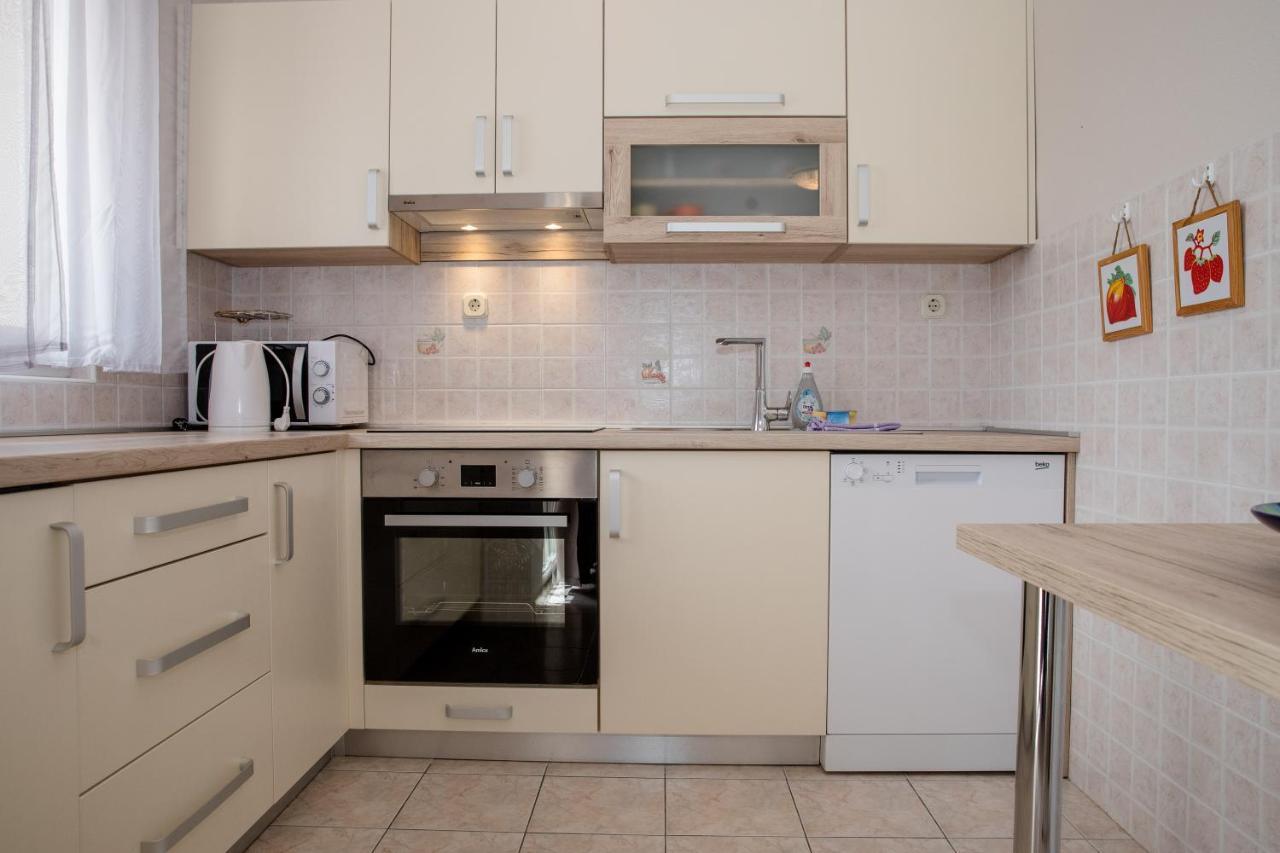 Apartmani Ana & Milo Lopar Εξωτερικό φωτογραφία
