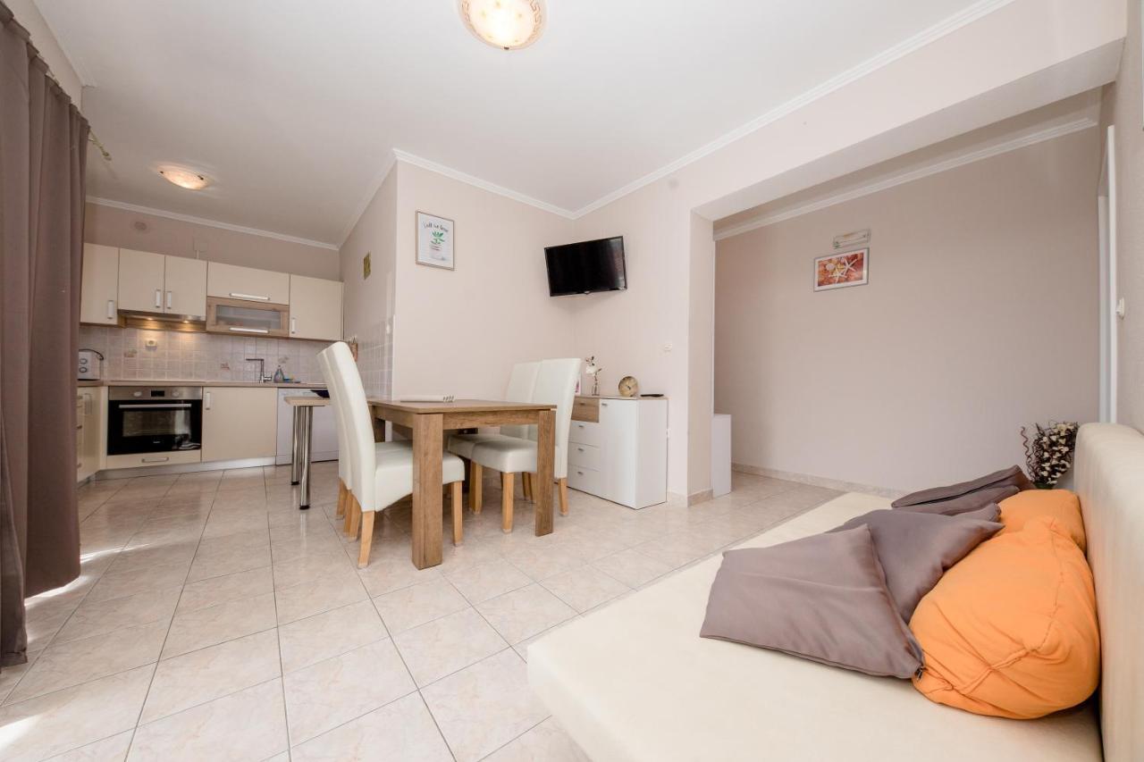 Apartmani Ana & Milo Lopar Εξωτερικό φωτογραφία