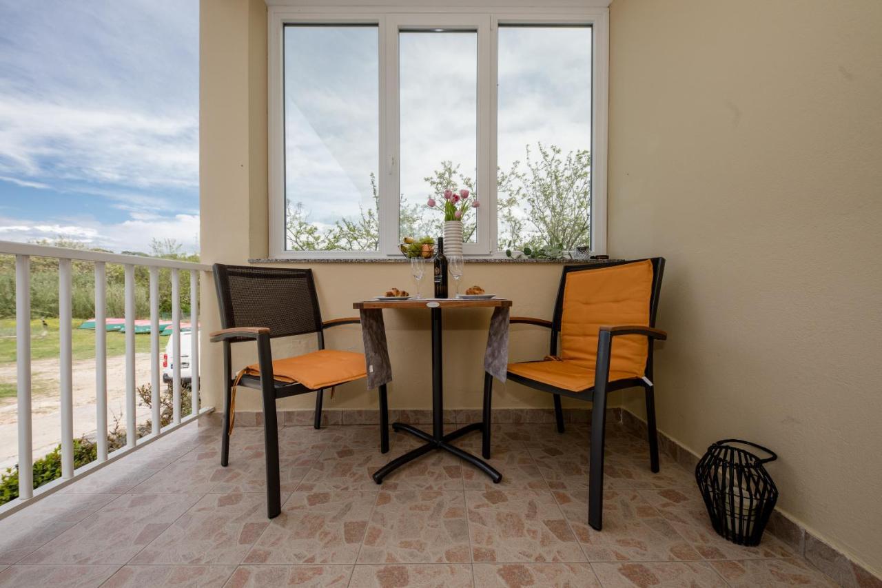 Apartmani Ana & Milo Lopar Εξωτερικό φωτογραφία