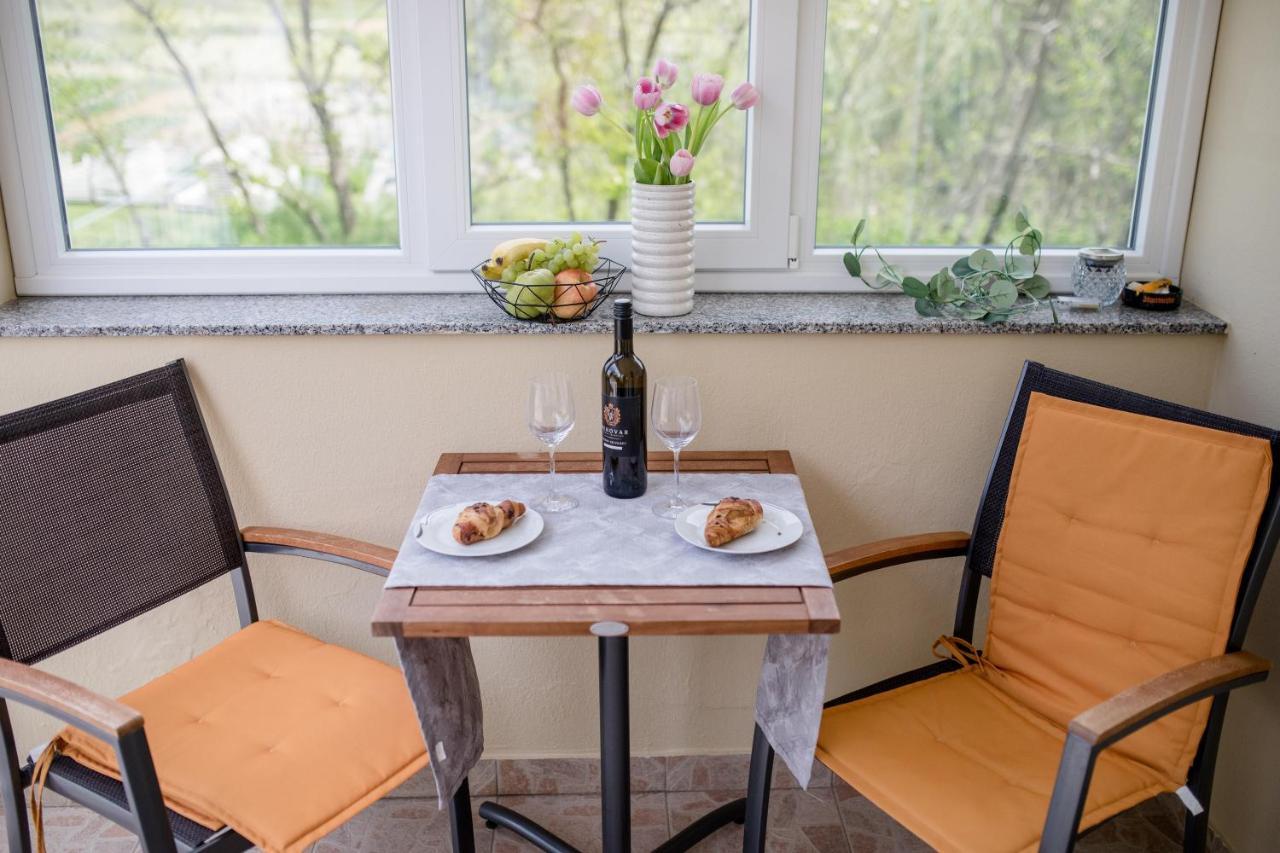 Apartmani Ana & Milo Lopar Εξωτερικό φωτογραφία