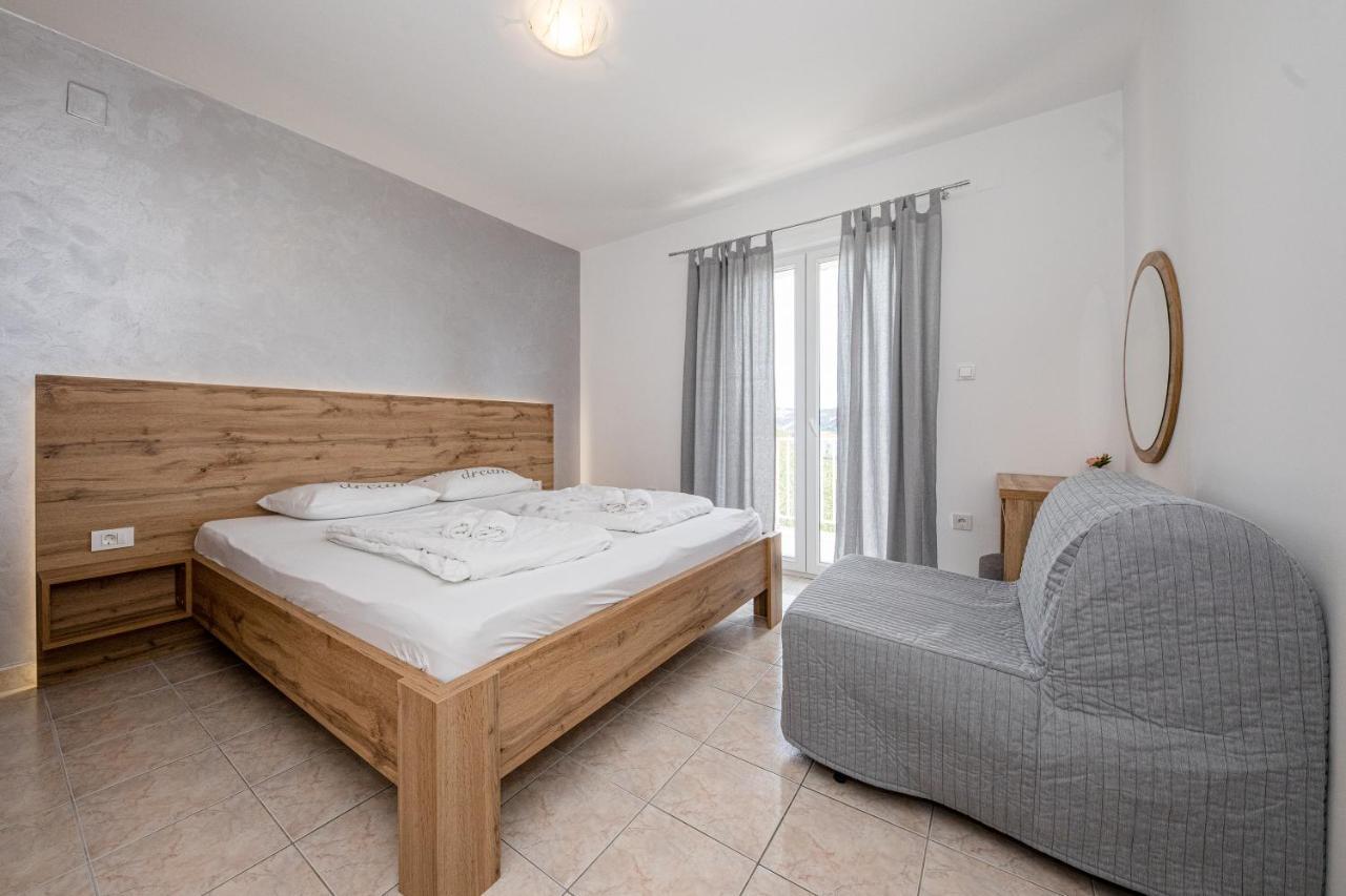 Apartmani Ana & Milo Lopar Εξωτερικό φωτογραφία
